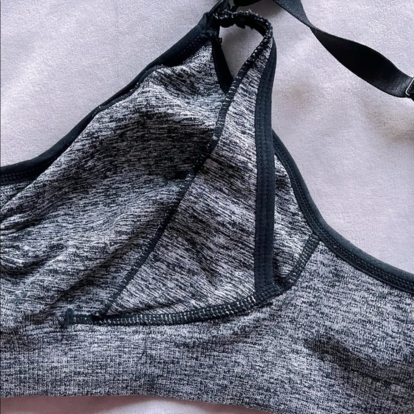 2 Nursing Bras - Picture 5 of 8